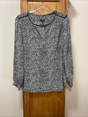 Talbots Black & White Printed Long Sleeve Top Size Large Petite